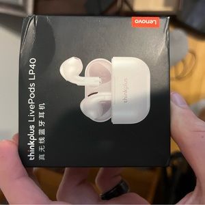 Wireless earbuds